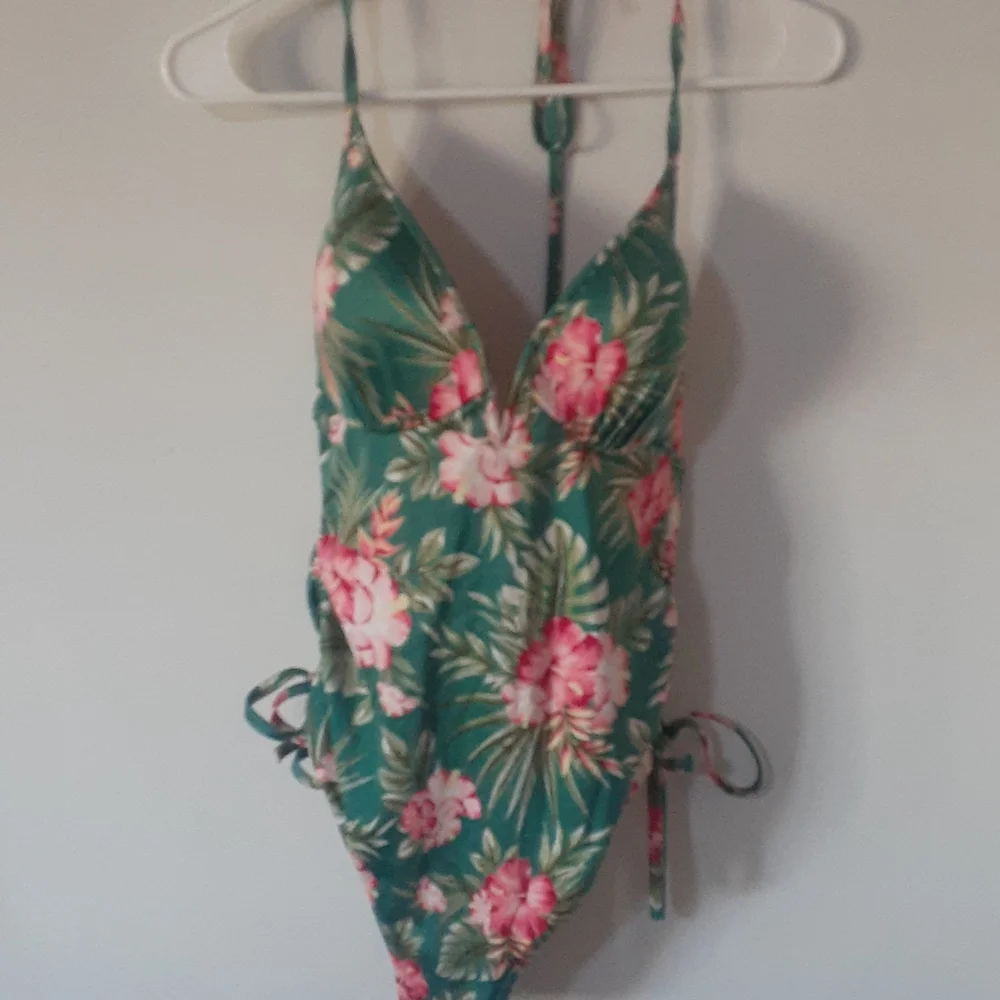 Shade and shore green floral one piece bathing suit size 34C - Picture 10 of 11